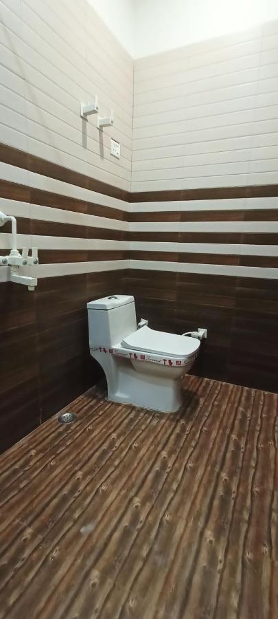 Hotel Keshavam Inn Mathura Exterior photo