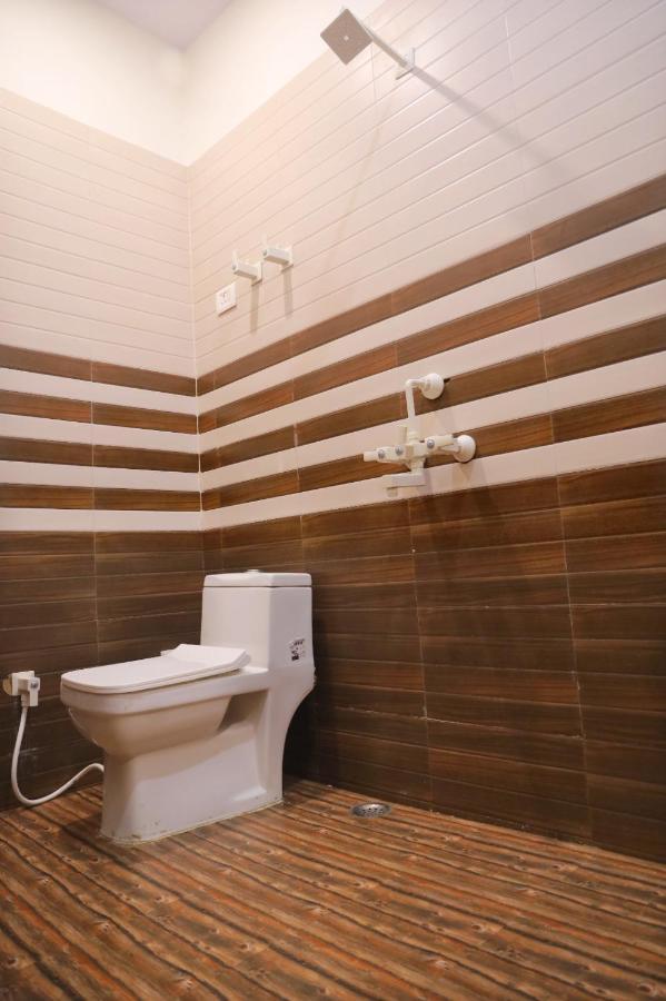 Hotel Keshavam Inn Mathura Exterior photo