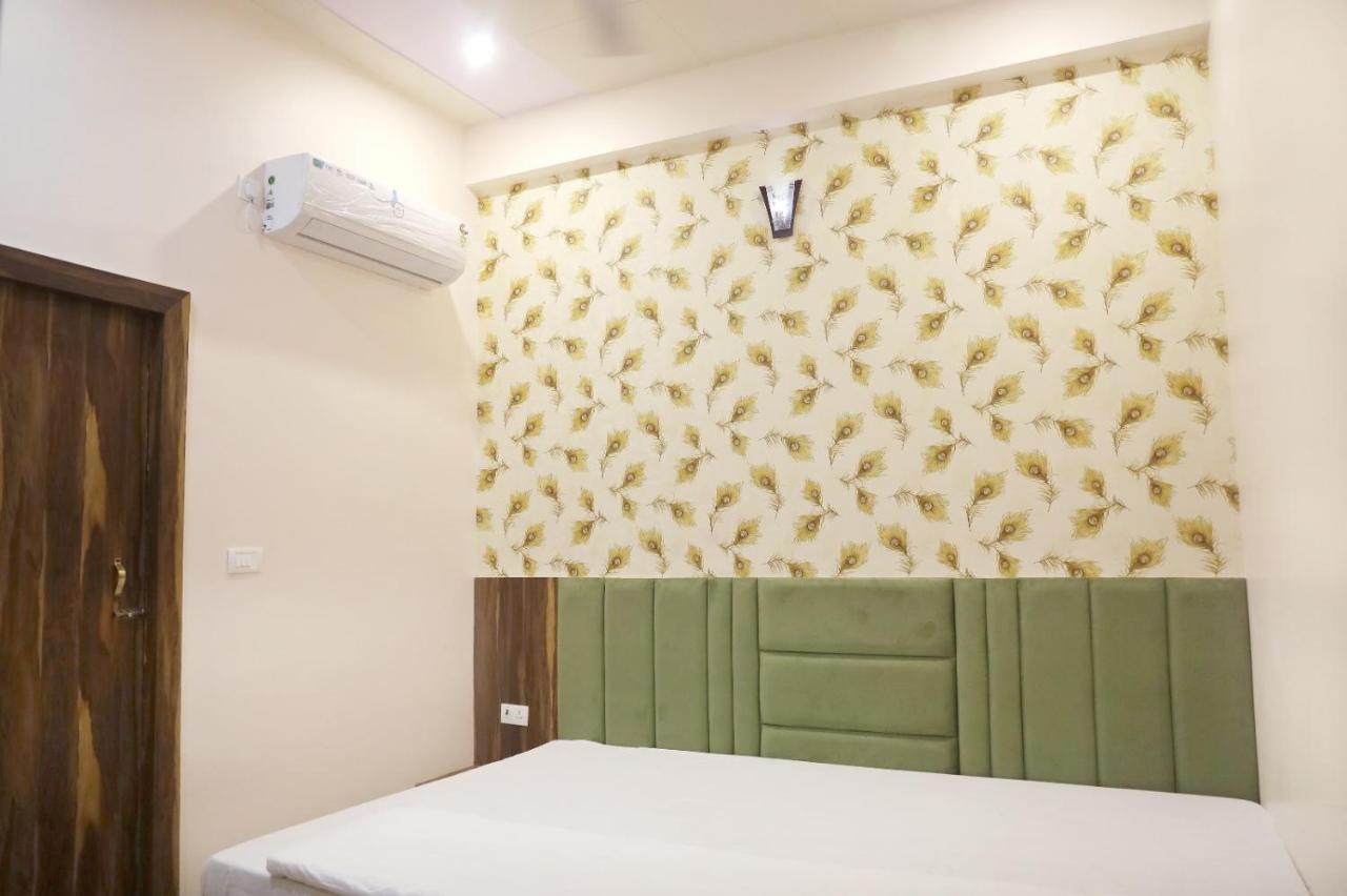 Hotel Keshavam Inn Mathura Exterior photo