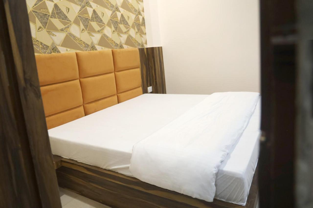 Hotel Keshavam Inn Mathura Exterior photo